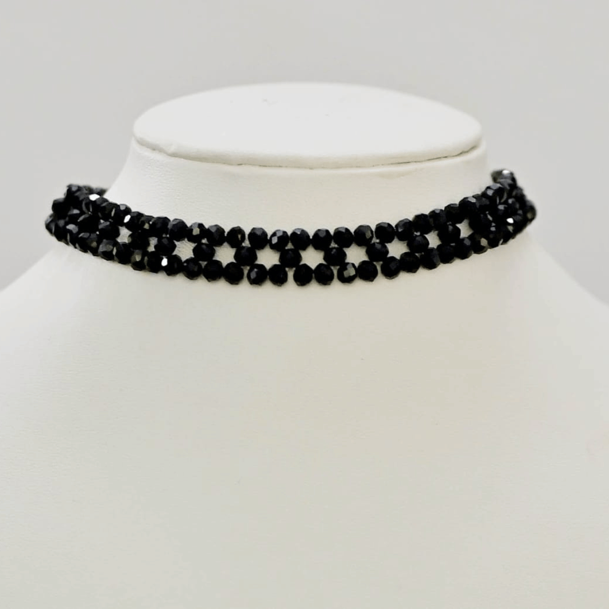 Crystal choker 