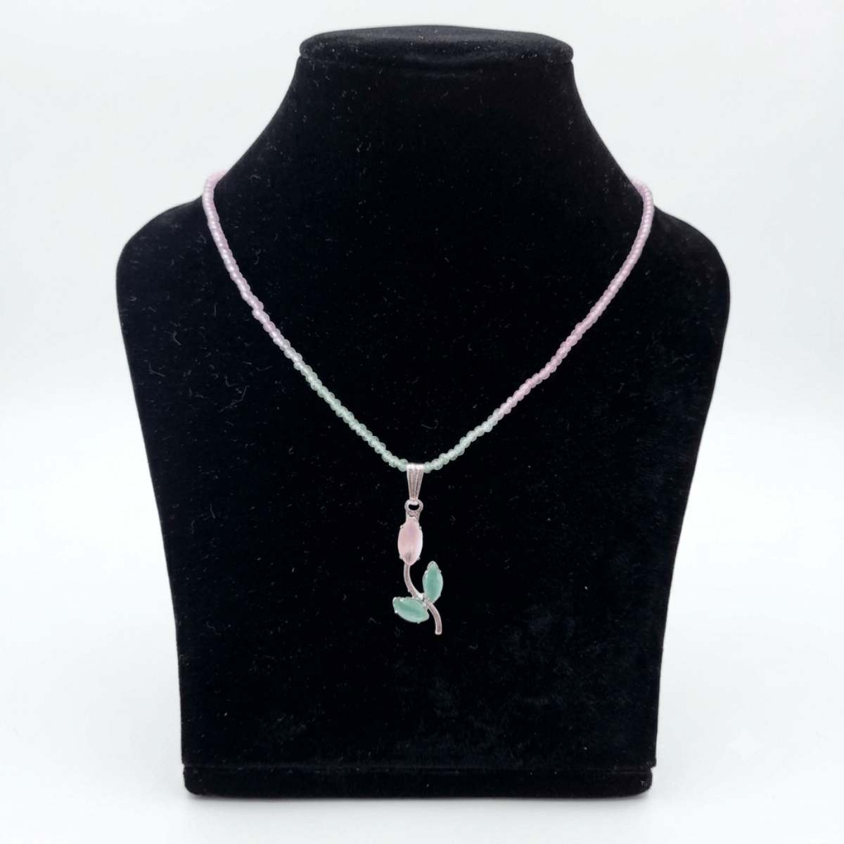 Hydro beads chain with tulip pendant